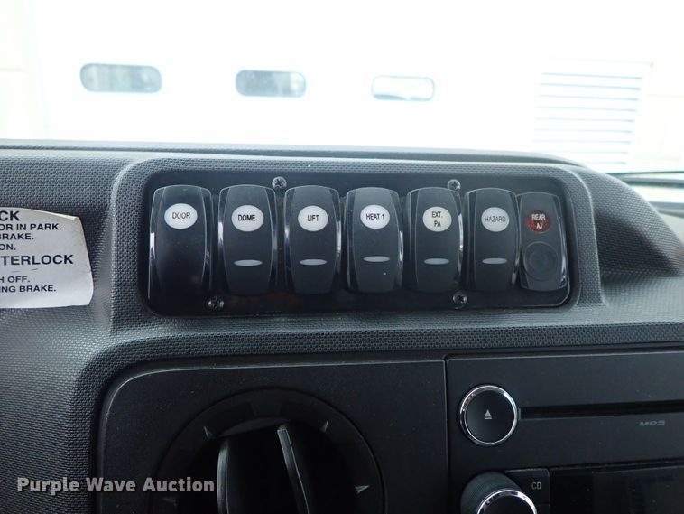 image for item DC3369 2014 Ford Econoline E450 Eldorado Aerotech shuttle bus