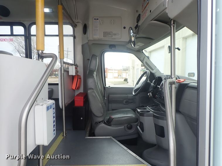 image for item DC3369 2014 Ford Econoline E450 Eldorado Aerotech shuttle bus