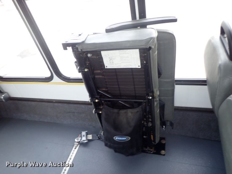 image for item DC3369 2014 Ford Econoline E450 Eldorado Aerotech shuttle bus