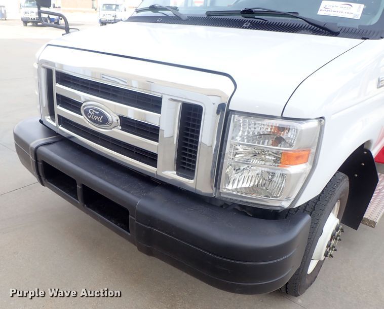 image for item DC3369 2014 Ford Econoline E450 Eldorado Aerotech shuttle bus