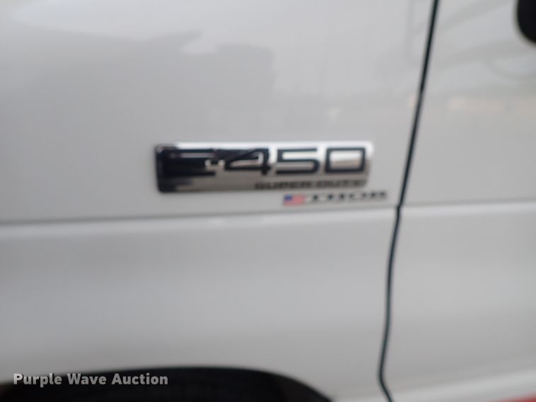 image for item DC3369 2014 Ford Econoline E450 Eldorado Aerotech shuttle bus