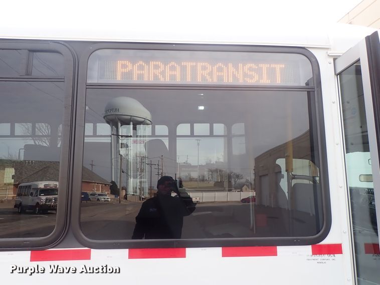 image for item DC3369 2014 Ford Econoline E450 Eldorado Aerotech shuttle bus