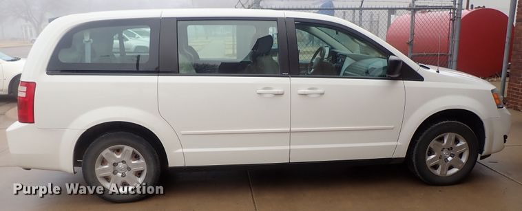 image for item DC3372 2010 Dodge Grand Caravan van