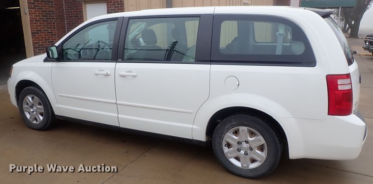 image for item DC3372 2010 Dodge Grand Caravan van