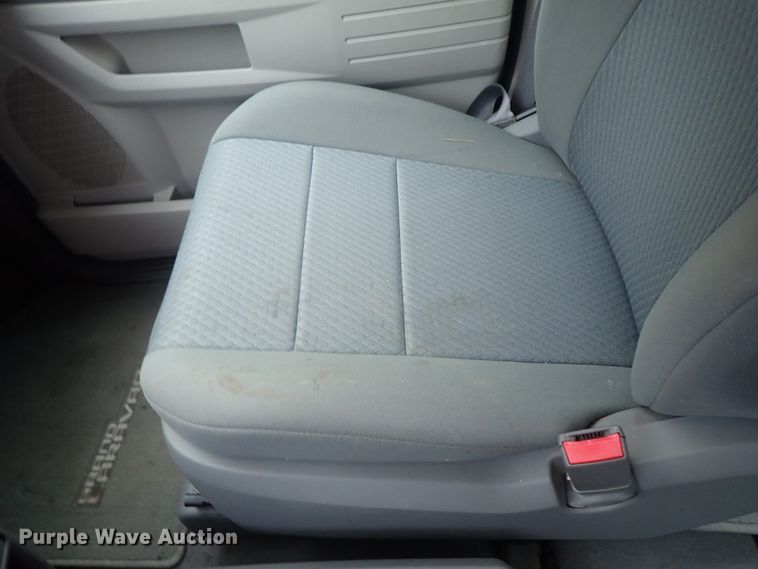 image for item DC3372 2010 Dodge Grand Caravan van