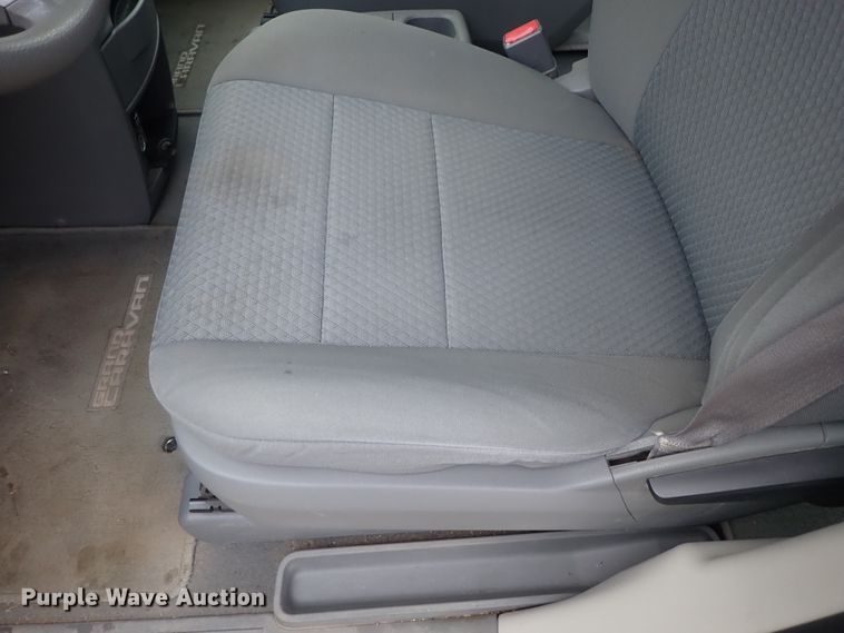 image for item DC3372 2010 Dodge Grand Caravan van