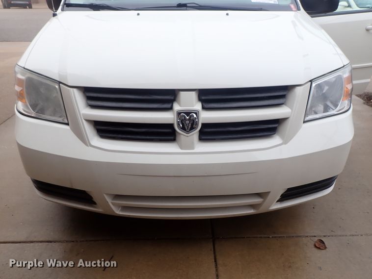 image for item DC3372 2010 Dodge Grand Caravan van