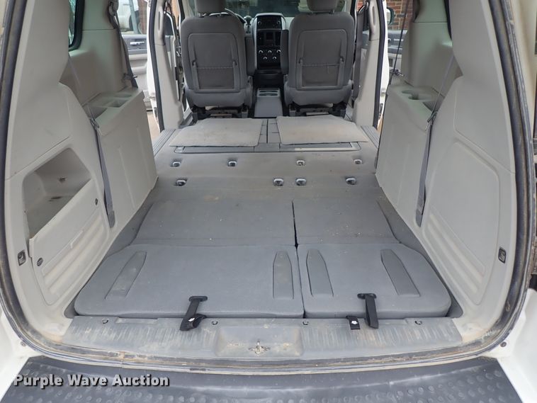 image for item DC3372 2010 Dodge Grand Caravan van