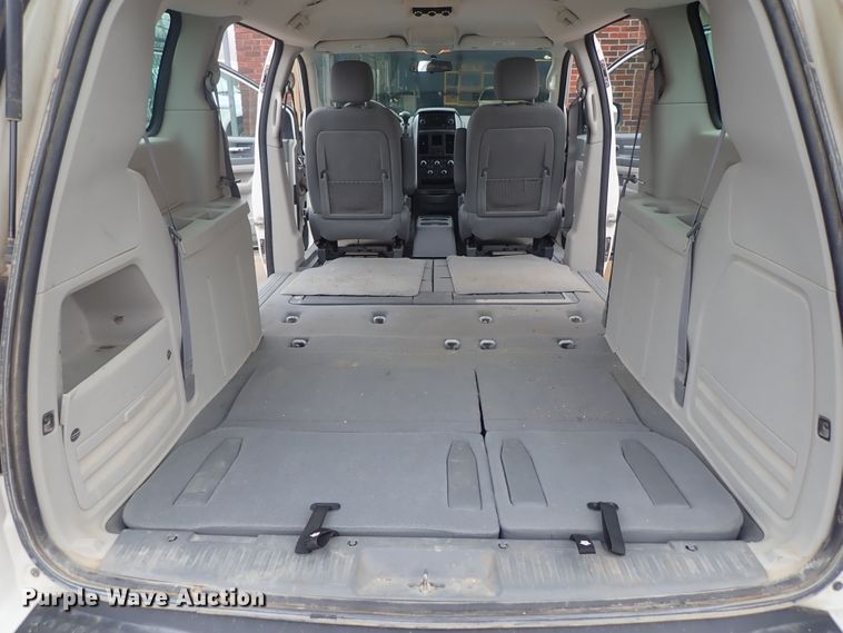 image for item DC3372 2010 Dodge Grand Caravan van