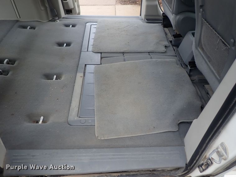 image for item DC3372 2010 Dodge Grand Caravan van