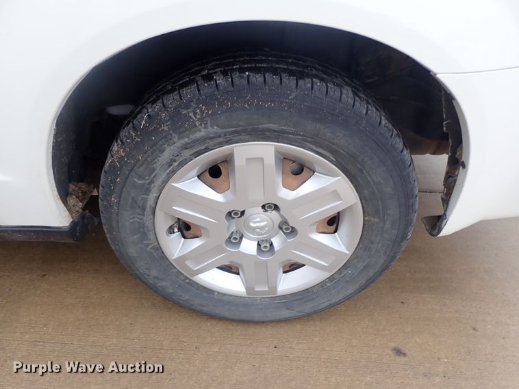 image for item DC3372 2010 Dodge Grand Caravan van