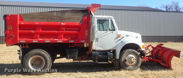 image for item DC3378 1998 International 4900 dump truck
