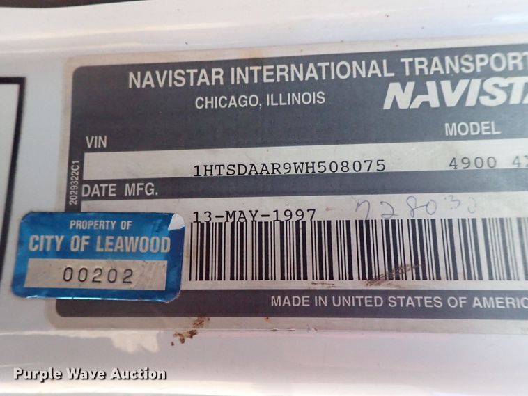 image for item DC3378 1998 International 4900 dump truck