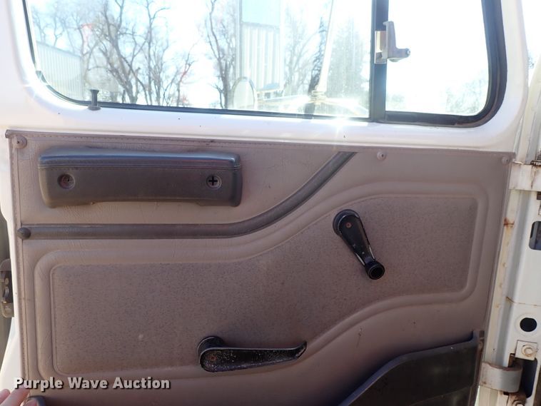 image for item DC3378 1998 International 4900 dump truck