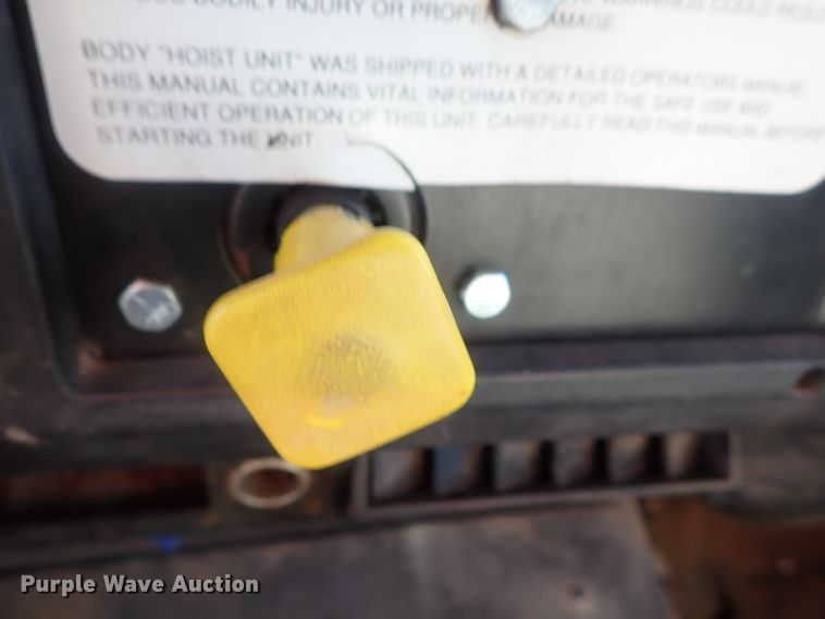 image for item DC3378 1998 International 4900 dump truck