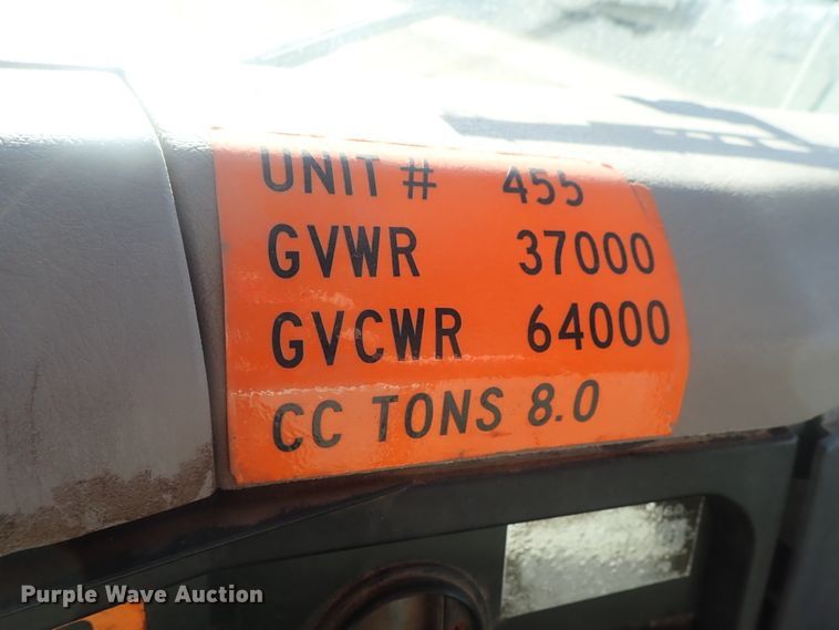 image for item DC3378 1998 International 4900 dump truck