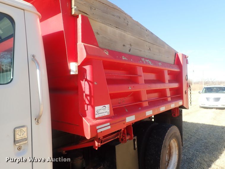 image for item DC3378 1998 International 4900 dump truck