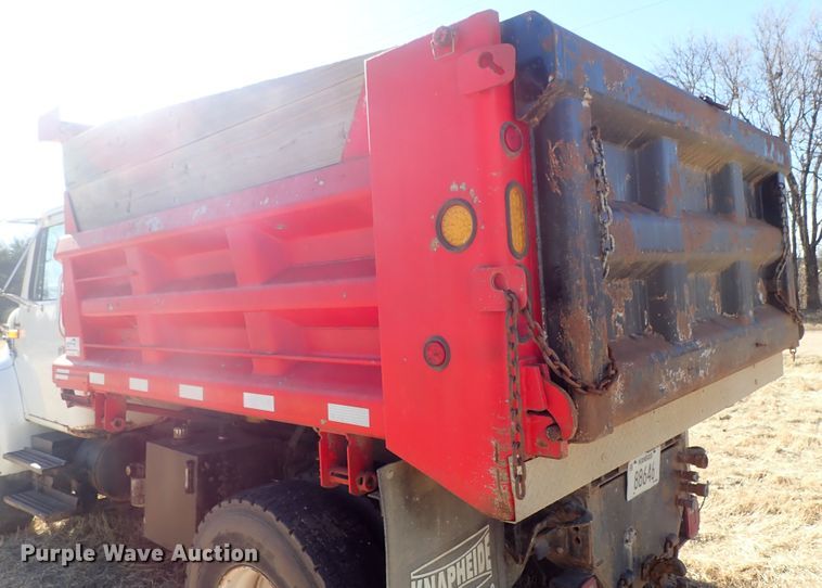 image for item DC3378 1998 International 4900 dump truck