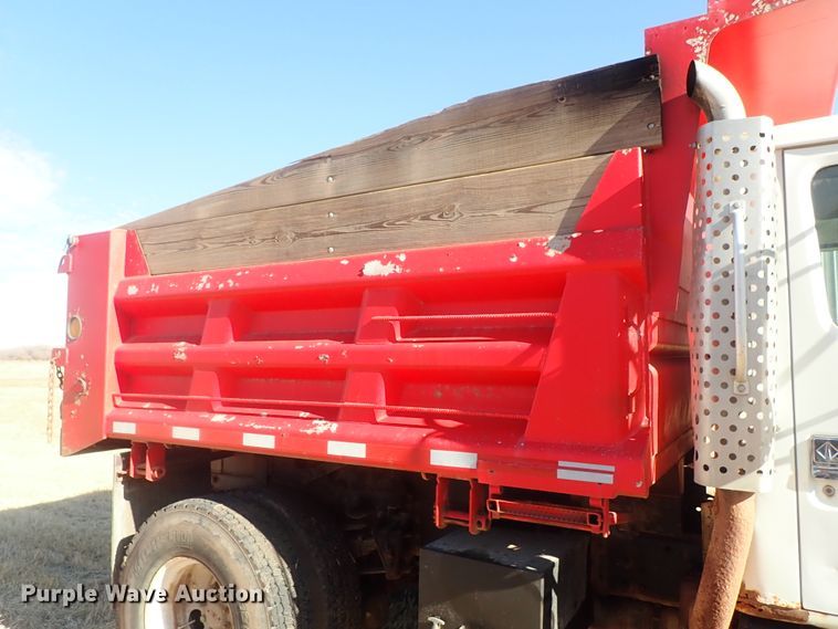 image for item DC3378 1998 International 4900 dump truck