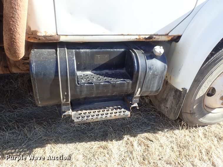 image for item DC3378 1998 International 4900 dump truck