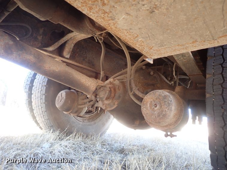 image for item DC3378 1998 International 4900 dump truck