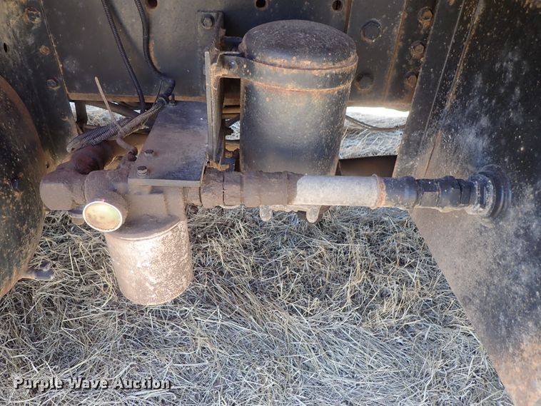 image for item DC3378 1998 International 4900 dump truck