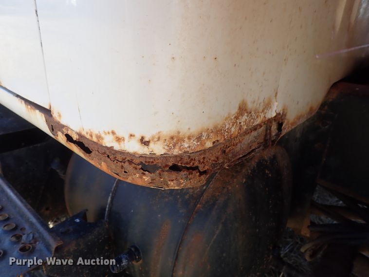 image for item DC3378 1998 International 4900 dump truck