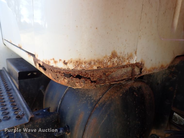 image for item DC3378 1998 International 4900 dump truck