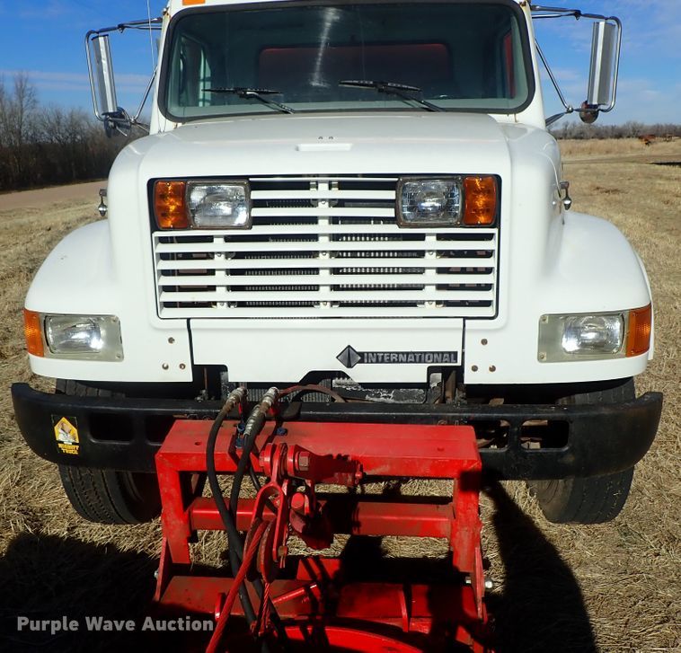 image for item DC3378 1998 International 4900 dump truck