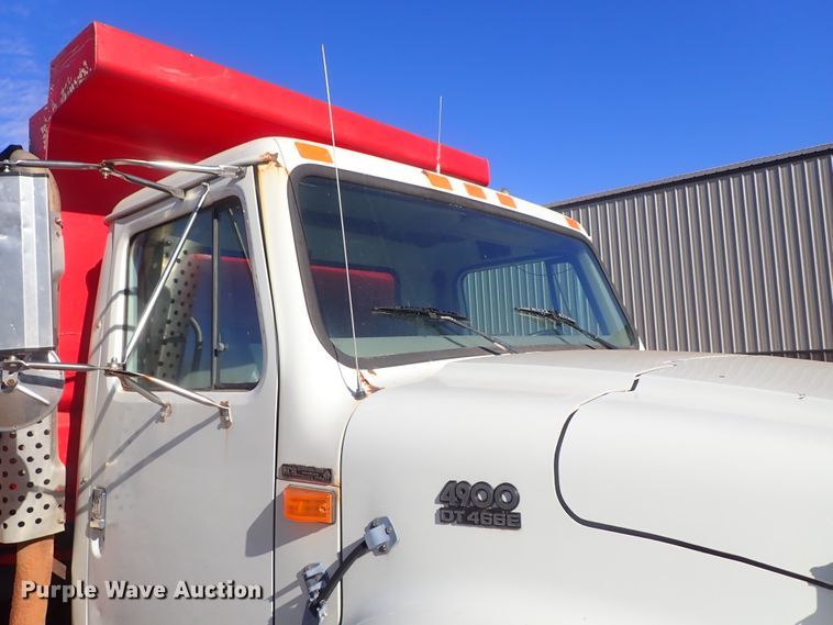 image for item DC3378 1998 International 4900 dump truck