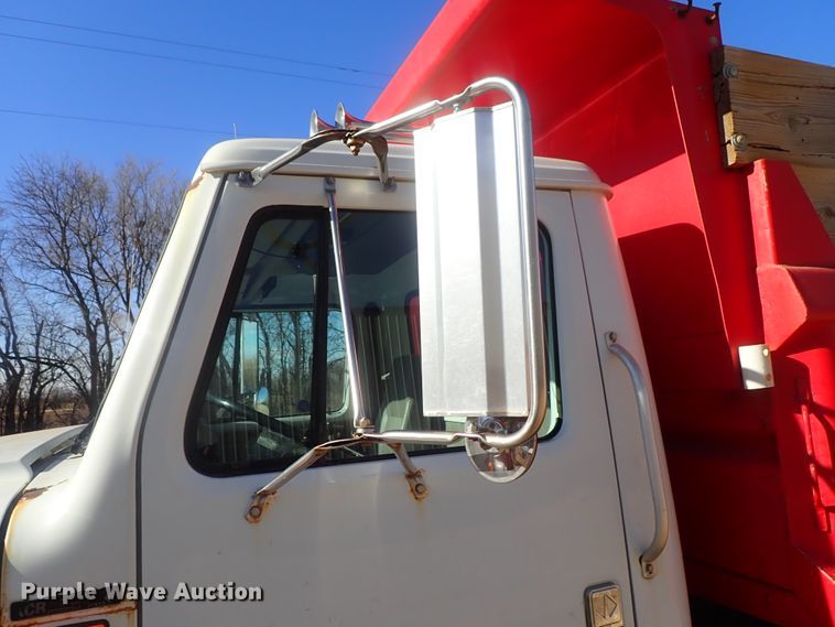 image for item DC3378 1998 International 4900 dump truck