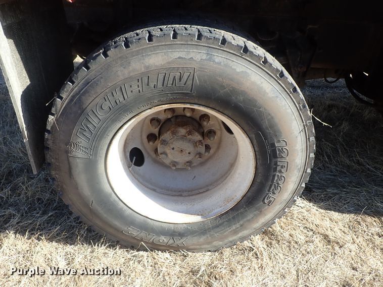 image for item DC3378 1998 International 4900 dump truck