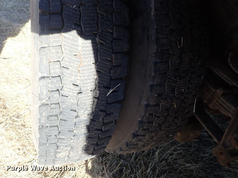 image for item DC3378 1998 International 4900 dump truck