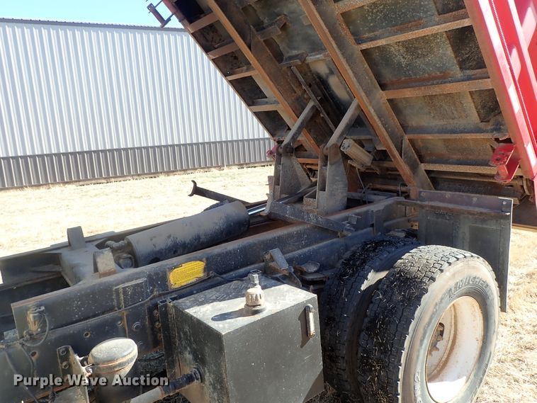 image for item DC3378 1998 International 4900 dump truck
