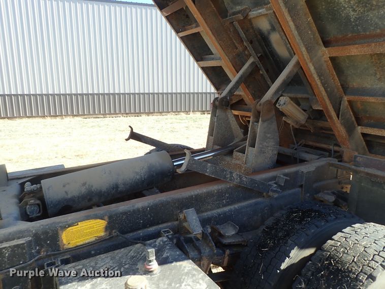 image for item DC3378 1998 International 4900 dump truck