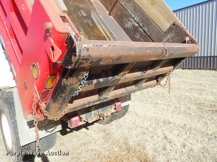 image for item DC3378 1998 International 4900 dump truck