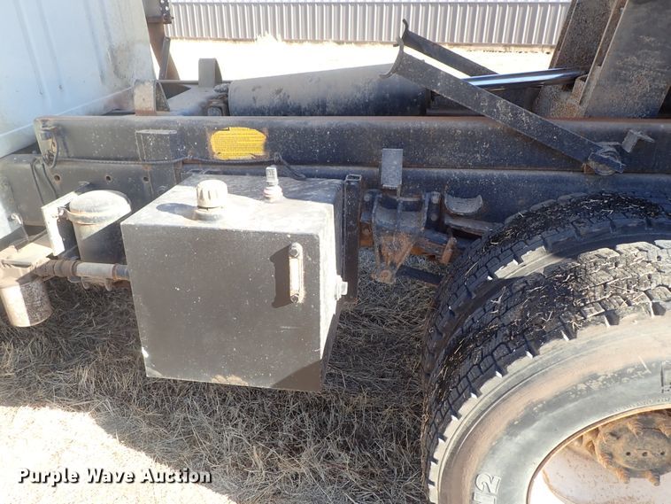 image for item DC3378 1998 International 4900 dump truck