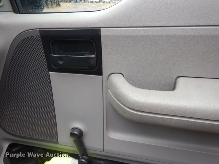 image for item DE4261 2006 Ford F150 SuperCab pickup truck