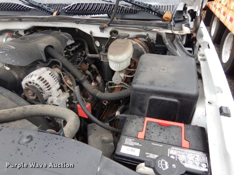 image for item DE4267 2004 Chevrolet Silverado 1500 pickup truck