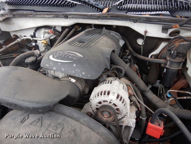 image for item DE4267 2004 Chevrolet Silverado 1500 pickup truck