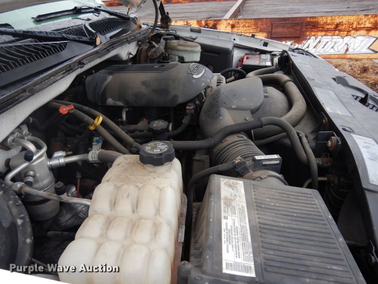 image for item DE4267 2004 Chevrolet Silverado 1500 pickup truck