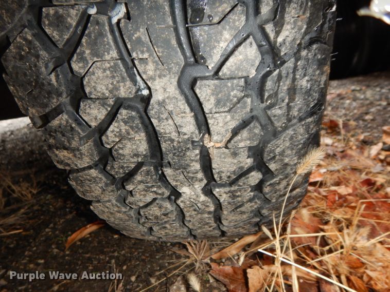 image for item DE4267 2004 Chevrolet Silverado 1500 pickup truck