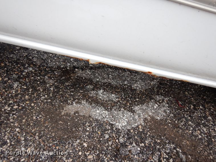 image for item DE4267 2004 Chevrolet Silverado 1500 pickup truck