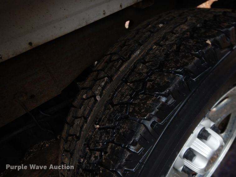 image for item DE4267 2004 Chevrolet Silverado 1500 pickup truck