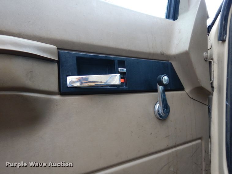 image for item DE4280 1999 Chevrolet C8500 dump truck