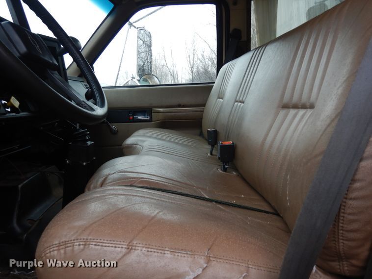 image for item DE4280 1999 Chevrolet C8500 dump truck