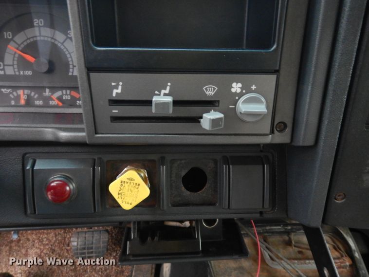 image for item DE4280 1999 Chevrolet C8500 dump truck