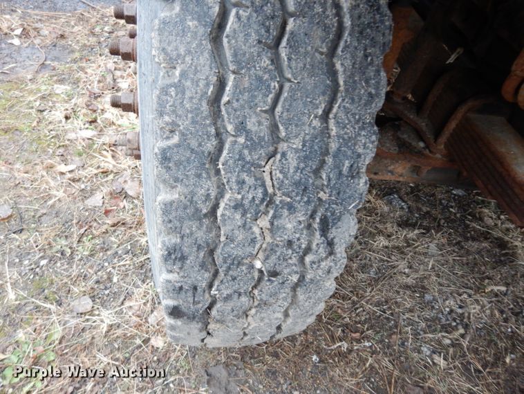 image for item DE4280 1999 Chevrolet C8500 dump truck