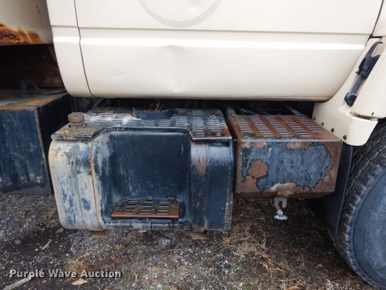 image for item DE4280 1999 Chevrolet C8500 dump truck