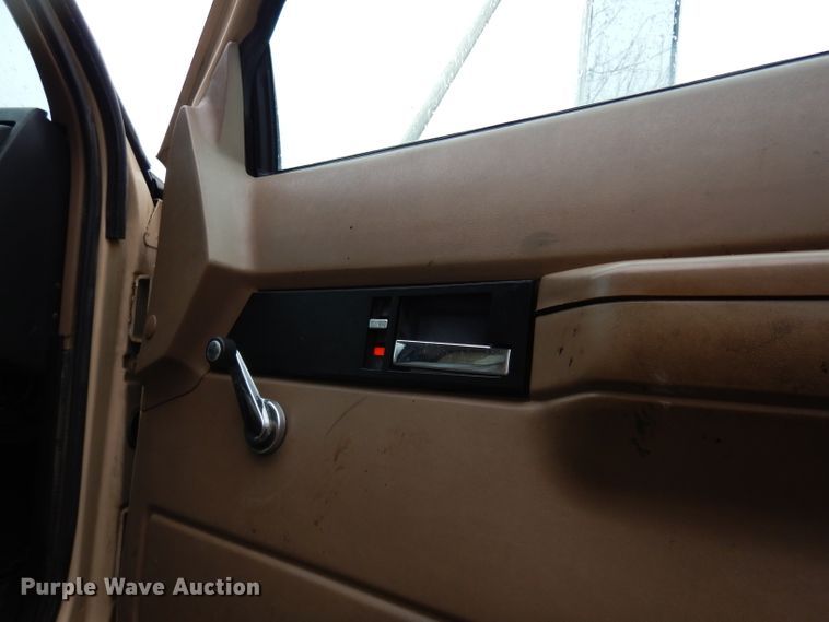 image for item DE4280 1999 Chevrolet C8500 dump truck